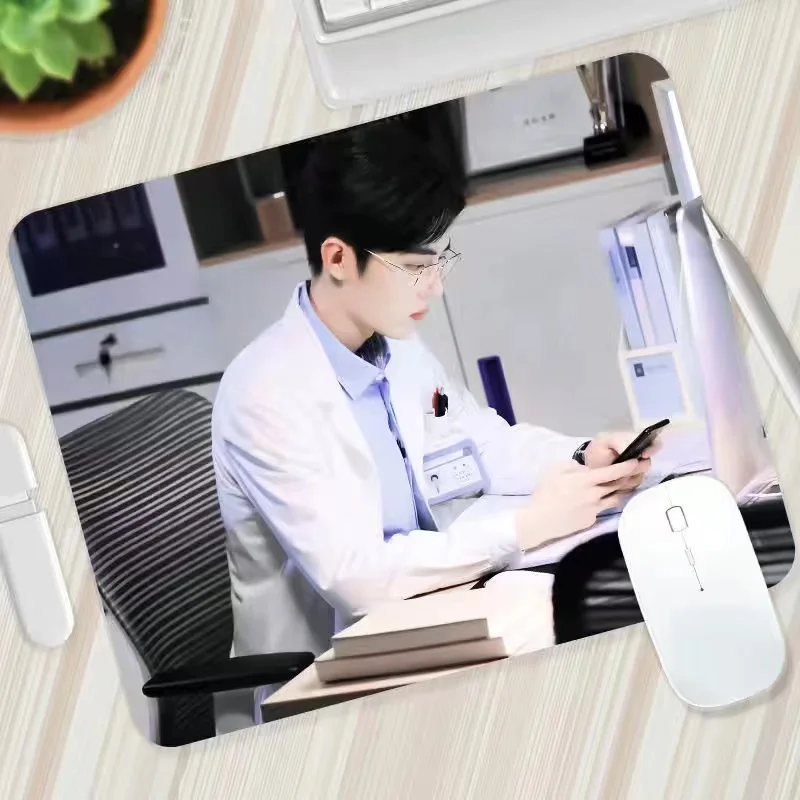 Xiao Zhan HD Poster Computer R - Rubber Mat Desk 리뷰 및 가격