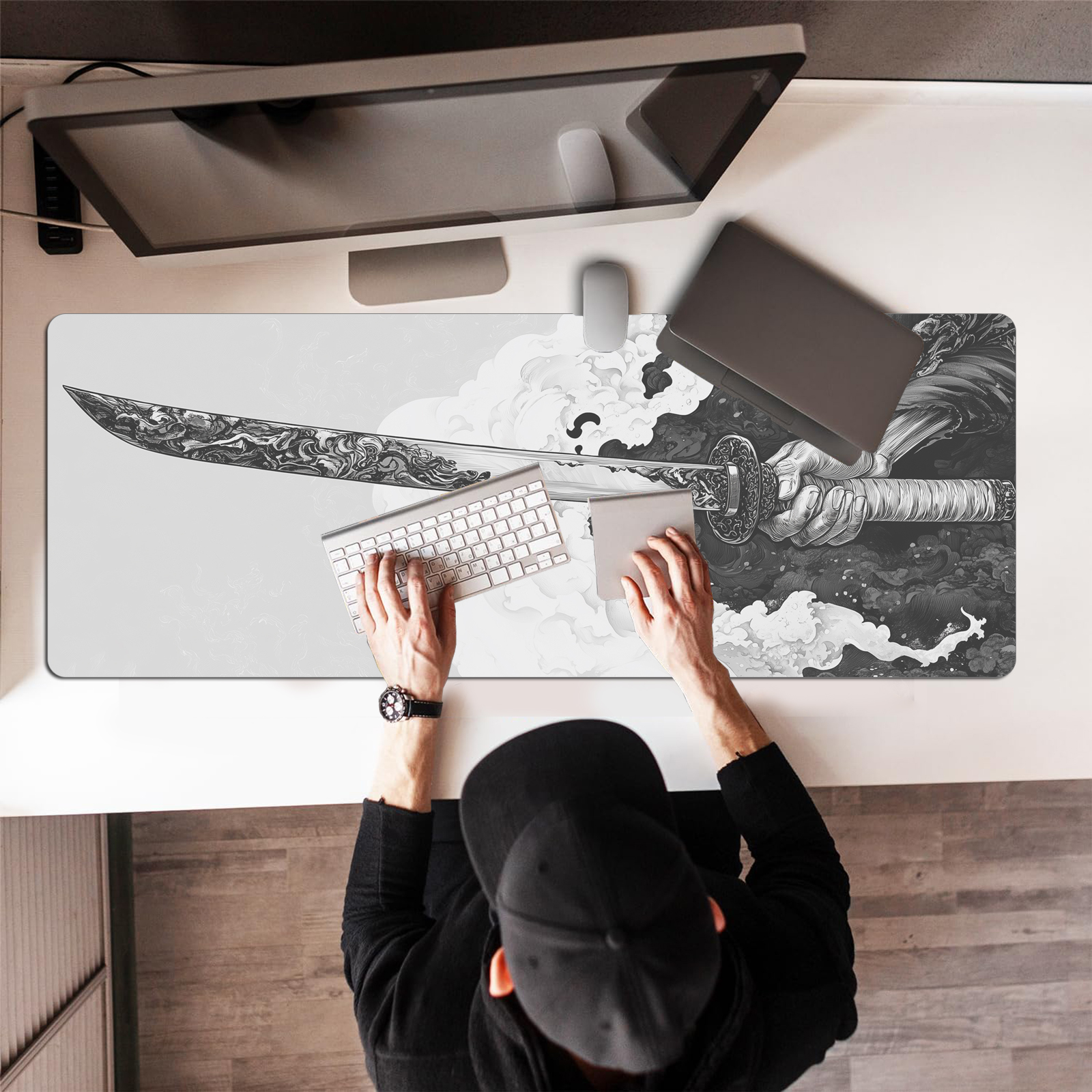 Black And White Comic Wind Swo - Rubber Mat Desk 리뷰 및 가격